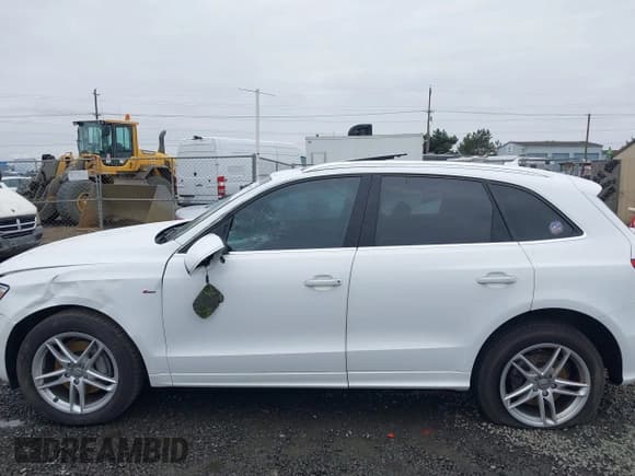 ✅ 2016 Audi Q5 Premium Plus • VIN: WA1D7AFP6GA132847 • Лот: 43187912. Опубликован ранее на IAAI с пробегом 53 580 миль. Бесплатный доступ к архиву аукционных продаж из США и подробный отчёт об истории автомобиля на DreamBid. Изображение 14.