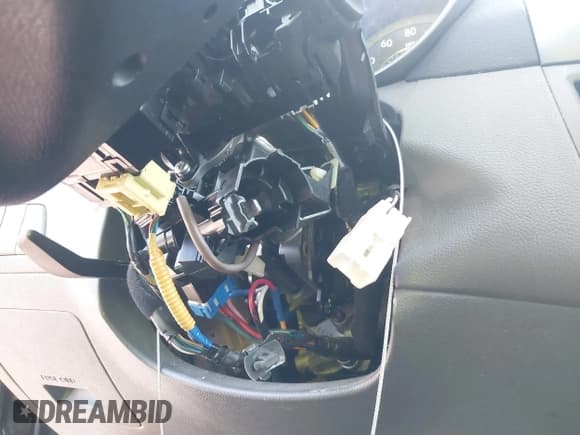 ✅ 2011 Hyundai Elantra GLS • VIN: KMHDH4AE2BU102080 • Lot: 42290780. Listed on IAAI with 178,676 mi. Free auction sales archive from the USA and detailed vehicle history report at DreamBid. Image 15.