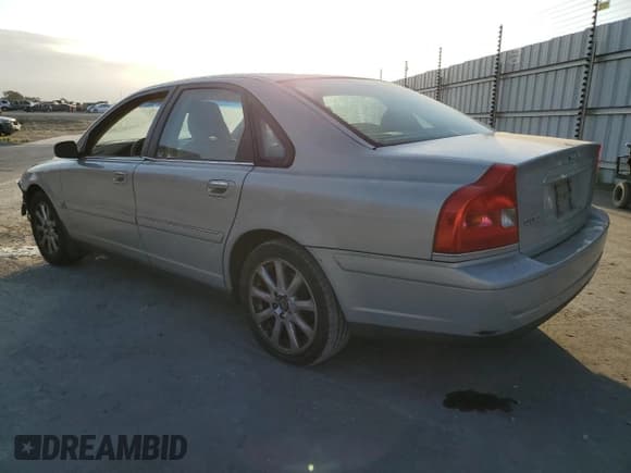 ✅ 2004 Volvo S80 • VIN: YV1TS59H741369185 • Лот: 70324584. Опубликован ранее на Copart с пробегом 166 943 миль. Бесплатный доступ к архиву аукционных продаж из США и подробный отчёт об истории автомобиля на DreamBid. Изображение 2.