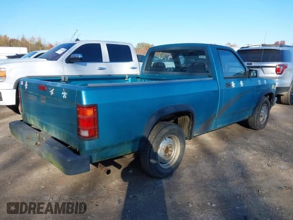 ✅ 1995 Dodge Dakota • VIN: 1B7FL26G9SW943229 • Lot: 43673414. Wystawiony na IAAI z przebiegiem 162 680 mil. Bezpłatny archiwum sprzedaży aukcyjnych z USA i szczegółowy raport historii pojazdu na DreamBid. Zdjęcie 4.
