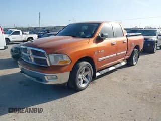 ✅ 2010 Dodge 1500 SLT • VIN: 1D7RB1GT9AS169310 • Lot: 41726449. Wystawiony na IAAI z przebiegiem 244 405 mil. Bezpłatny archiwum sprzedaży aukcyjnych z USA i szczegółowy raport historii pojazdu na DreamBid. Zdjęcie 2.