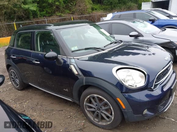 ✅ 2016 MINI Countryman S • VIN: WMWZC5C56GWU02063 • Lot: 42700641. Listed on IAAI with 157,960 mi. Free auction sales archive from the USA and detailed vehicle history report at DreamBid. Image 13.