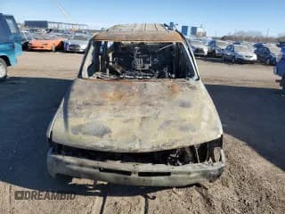 ✅ 2004 Chevrolet Suburban LS • VIN: 1GNFK16ZX4J106303 • Лот: 47078885. Опубликован ранее на Copart с пробегом Не указан. Бесплатный доступ к архиву аукционных продаж из США и подробный отчёт об истории автомобиля на DreamBid. Изображение 5.