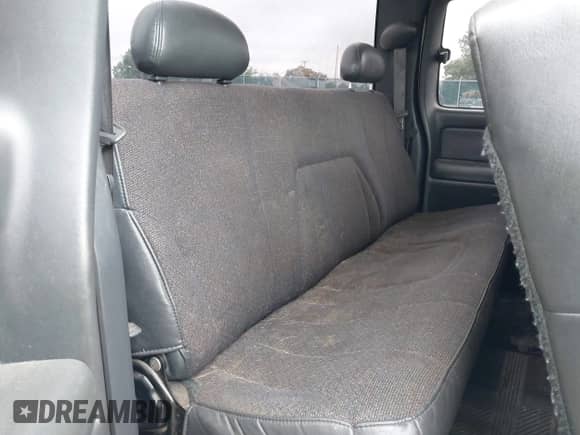 ✅ 2000 Chevrolet Silverado 1500 LS • VIN: 2GCEK19V7Y1398845 • Lot: 42609757. Wystawiony na IAAI z przebiegiem 248 417 mil mil. Skorzystaj z bezpłatnego archiwum sprzedaży aukcyjnych z USA i zobacz szczegółowy raport historii pojazdu na DreamBid. Zdjęcie 8.