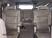 ✅ 2023 Chevrolet Suburban Premier • VIN: 1GNSCFKD1PR196465 • Lot: 80652704. Wystawiony na Copart z przebiegiem 35 054 mil. Bezpłatny archiwum sprzedaży aukcyjnych z USA i szczegółowy raport historii pojazdu na DreamBid. Zdjęcie 10.