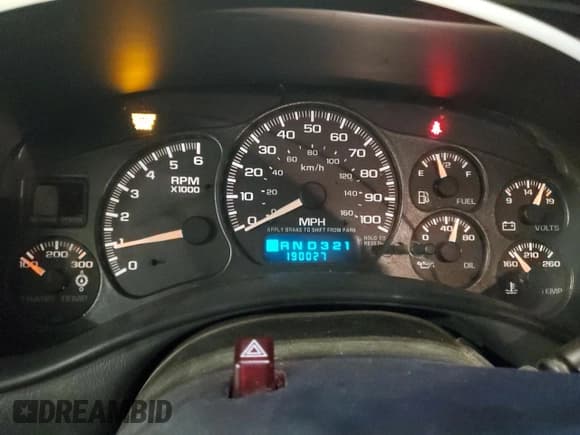 ✅ 2001 Chevrolet Silverado 2500HD LS • VIN: 1GCHK23U51F189153 • Lot: 50323275. Wystawiony na Copart z przebiegiem 190 027 mil. Bezpłatny archiwum sprzedaży aukcyjnych z USA i szczegółowy raport historii pojazdu na DreamBid. Zdjęcie 9.