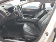 ✅ 2013 Lincoln MKZ • VIN: 3LN6L2G93DR825128 • Lot: 85160515. Wystawiony na Copart z przebiegiem 75 125 mil. Bezpłatny archiwum sprzedaży aukcyjnych z USA i szczegółowy raport historii pojazdu na DreamBid. Zdjęcie 7.