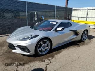 ✅ 2020 Chevrolet Corvette 3LT • VIN: 1G1Y83D45L5112044 • Lot: 84932785. Wystawiony na Copart z przebiegiem 5 883 mil. Bezpłatny archiwum sprzedaży aukcyjnych z USA i szczegółowy raport historii pojazdu na DreamBid. Zdjęcie 1.