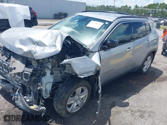 ✅ 2022 Jeep Compass Latitude • VIN: 3C4NJCBBXNT182500 • Lot: 42750538. Listed on IAAI with 52,233 mi. Free auction sales archive from the USA and detailed vehicle history report at DreamBid. Image 2.