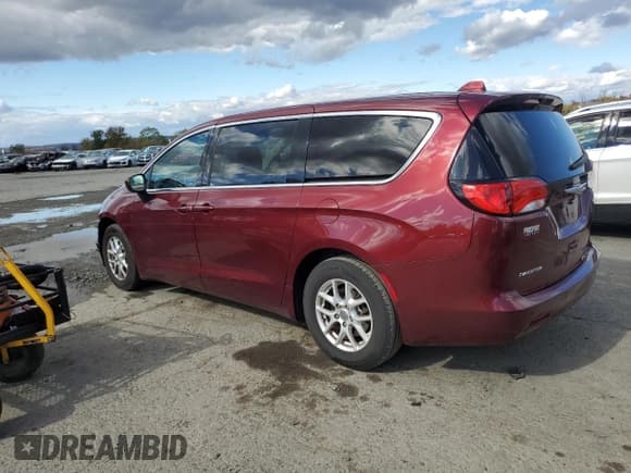 ✅ 2017 Chrysler Pacifica Touring • VIN: 2C4RC1DG7HR677950 • Lot: 89683765. Listed on Copart with 116,813 mi. Free auction sales archive from the USA and detailed vehicle history report at DreamBid. Image 2.