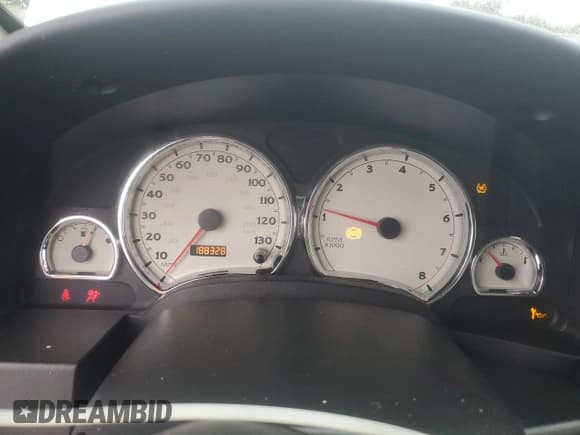 ✅ 2006 Saturn VUE • VIN: 5GZCZ53456S849440 • Lot: 46906485. Wystawiony na Copart z przebiegiem 188 328 mil. Bezpłatny archiwum sprzedaży aukcyjnych z USA i szczegółowy raport historii pojazdu na DreamBid. Zdjęcie 9.