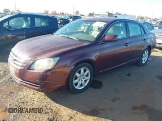 ✅ 2005 Toyota Avalon XL • VIN: 4T1BK36B85U028914 • Lot: 43739695. Wystawiony na IAAI z przebiegiem 114 011 mil. Bezpłatny archiwum sprzedaży aukcyjnych z USA i szczegółowy raport historii pojazdu na DreamBid. Zdjęcie 2.