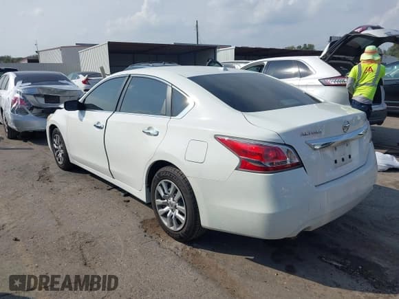 ✅ 2015 Nissan Altima S • VIN: 1N4AL3AP5FC282142 • Lot: 43530058. Wystawiony na IAAI z przebiegiem 180 416 mil. Bezpłatny archiwum sprzedaży aukcyjnych z USA i szczegółowy raport historii pojazdu na DreamBid. Zdjęcie 14.