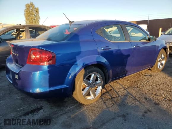 ✅ 2012 Dodge Avenger SE • VIN: 1C3CDZAB4CN324599 • Lot: 83095444. Wystawiony na Copart z przebiegiem 149 597 mil. Bezpłatny archiwum sprzedaży aukcyjnych z USA i szczegółowy raport historii pojazdu na DreamBid. Zdjęcie 3.