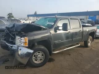✅ 2008 Chevrolet Silverado 2500HD Work Truck • VIN: 1GCHK23K58F189985 • Lot: 72391694. Wystawiony na Copart z przebiegiem 191 767 mil. Bezpłatny archiwum sprzedaży aukcyjnych z USA i szczegółowy raport historii pojazdu na DreamBid. Zdjęcie 1.