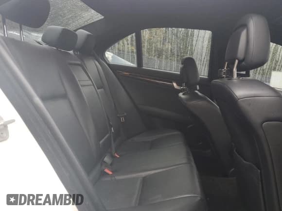 ✅ 2012 Mercedes-Benz C 300 Sport • VIN: WDDGF8BB7CR214533 • Lot: 86422175. Listed on Copart with 200,737 mi. Free auction sales archive from the USA and detailed vehicle history report at DreamBid. Image 10.