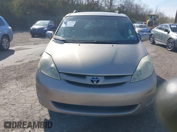 ✅ 2006 Toyota Sienna XLE Limited • VIN: 5TDZA22CX6S443799 • Lot: 43625070. Wystawiony na IAAI z przebiegiem 256 466 mil. Bezpłatny archiwum sprzedaży aukcyjnych z USA i szczegółowy raport historii pojazdu na DreamBid. Zdjęcie 6.