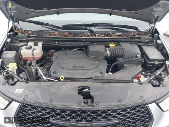 ✅ 2021 Chrysler Pacifica Touring • VIN: 2C4RC3FG0MR567261 • Lot: 43511079. Listed on IAAI with 18,350 mi. Free auction sales archive from the USA and detailed vehicle history report at DreamBid. Image 10.