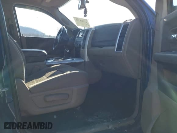 ✅ 2009 Dodge 1500 SLT • VIN: 1D3HV13T89S793671 • Lot: 41688240. Wystawiony na IAAI z przebiegiem 264 173 mil. Bezpłatny archiwum sprzedaży aukcyjnych z USA i szczegółowy raport historii pojazdu na DreamBid. Zdjęcie 5.