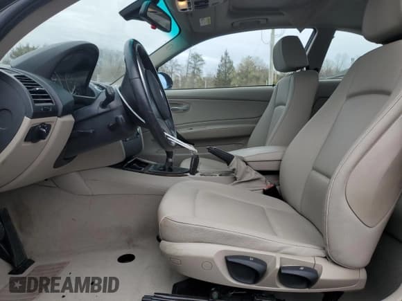 ✅ 2009 BMW 1 Series 135i • VIN: WBAUC73519VK79934 • Лот: 50781795. Опубликован ранее на Copart с пробегом 96 817 миль. Бесплатный доступ к архиву аукционных продаж из США и подробный отчёт об истории автомобиля на DreamBid. Изображение 7.