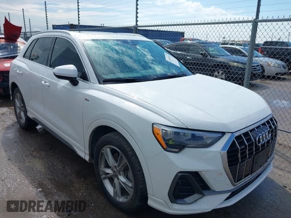 ✅ 2020 Audi Q3 S line Premium • VIN: WA1DECF3XL1088814 • Lot: 43384944. Wystawiony na IAAI z przebiegiem 85 429 mil. Bezpłatny archiwum sprzedaży aukcyjnych z USA i szczegółowy raport historii pojazdu na DreamBid. Zdjęcie 1.