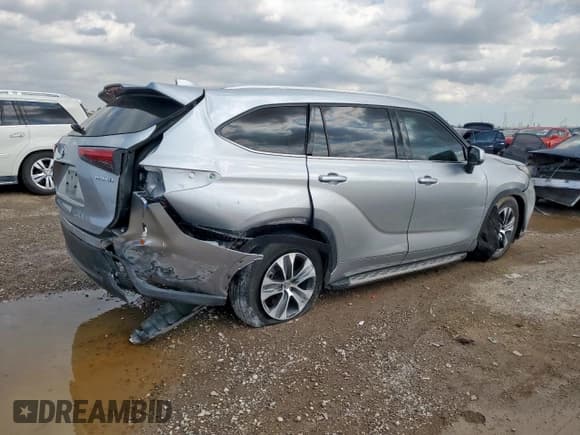 ✅ 2022 Toyota Highlander Hybrid XLE • VIN: 5TDGARAH5NS514015 • Lot: 90442865. Wystawiony na Copart z przebiegiem 45 703 mil. Bezpłatny archiwum sprzedaży aukcyjnych z USA i szczegółowy raport historii pojazdu na DreamBid. Zdjęcie 3.