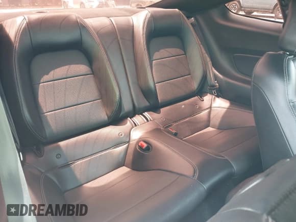 ✅ 2020 Ford Mustang GT • VIN: 1FA6P8CF3L5137211 • Lot: 42715213. Listed on IAAI with 88,442 mi. Free auction sales archive from the USA and detailed vehicle history report at DreamBid. Image 8.