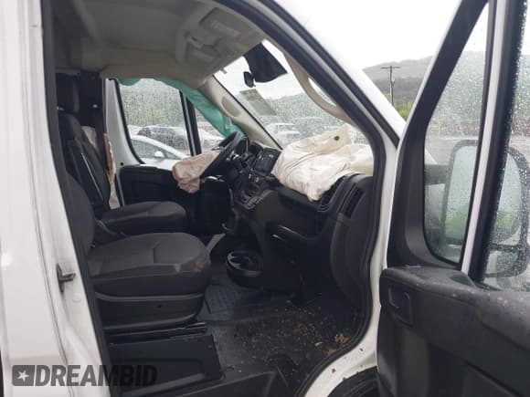 ✅ 2023 Ram ProMaster Window Van • VIN: 3C6LRVPG4PE589677 • Lot: 42310224. Wystawiony na IAAI z przebiegiem 39 043 mil. Bezpłatny archiwum sprzedaży aukcyjnych z USA i szczegółowy raport historii pojazdu na DreamBid. Zdjęcie 5.