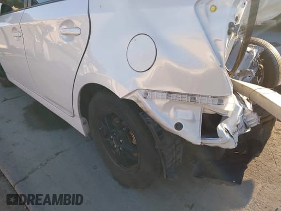 ✅ 2015 Toyota Prius Two • VIN: JTDKN3DU8F0464784 • Lot: 43845491. Listed on IAAI with 169,507 mi. Free auction sales archive from the USA and detailed vehicle history report at DreamBid. Image 18.