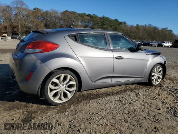 ✅ 2013 Hyundai Veloster w/Black Int • VIN: KMHTC6AD3DU133113 • Lot: 85893134. Wystawiony na Copart z przebiegiem 114 558 mil. Bezpłatny archiwum sprzedaży aukcyjnych z USA i szczegółowy raport historii pojazdu na DreamBid. Zdjęcie 3.