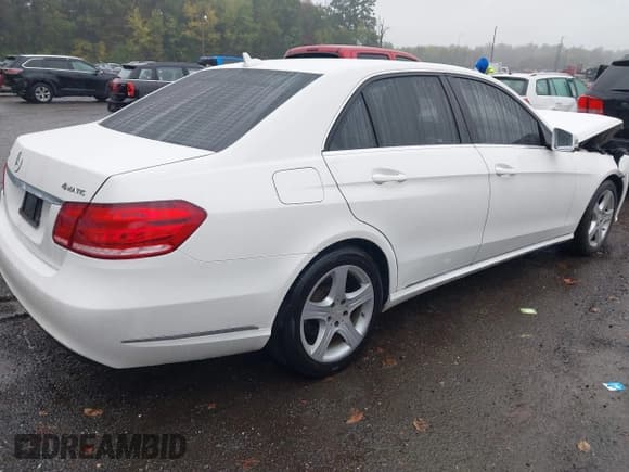 ✅ 2014 Mercedes-Benz E 350 Sport • VIN: WDDHF8JB0EA776409 • Lot: 43227678. Listed on IAAI with 158,793 mi. Free auction sales archive from the USA and detailed vehicle history report at DreamBid. Image 4.