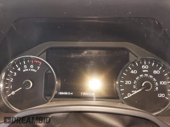 ✅ 2020 Ford F-150 XL • VIN: 1FTEW1E47LFC23482 • Lot: 42526426. Wystawiony na IAAI z przebiegiem 69 456 mil. Bezpłatny archiwum sprzedaży aukcyjnych z USA i szczegółowy raport historii pojazdu na DreamBid. Zdjęcie 7.