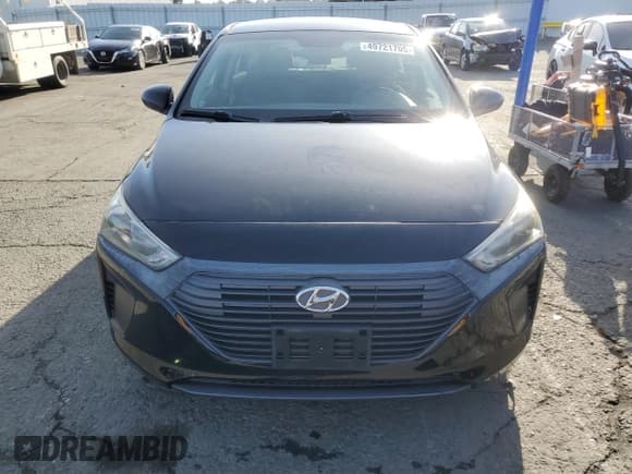 ✅ 2018 Hyundai Ioniq Blue • VIN: KMHC65LCXJU076393 • Lot: 49721705. Wystawiony na Copart z przebiegiem 29 957 mil. Bezpłatny archiwum sprzedaży aukcyjnych z USA i szczegółowy raport historii pojazdu na DreamBid. Zdjęcie 5.