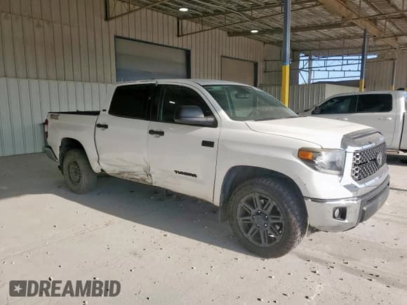 ✅ 2020 Toyota Tundra SR5 • VIN: 5TFEY5F15LX259526 • Lot: 68338275. Wystawiony na Copart z przebiegiem 89 051 mil. Bezpłatny archiwum sprzedaży aukcyjnych z USA i szczegółowy raport historii pojazdu na DreamBid. Zdjęcie 4.