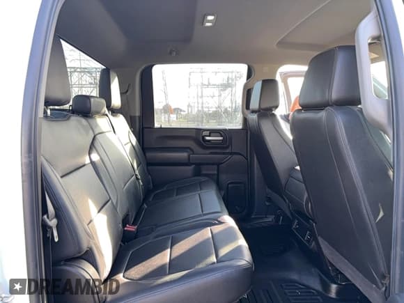 ✅ 2021 Chevrolet Silverado 2500HD Work Truck • VIN: 1GC4YLEY0MF197202 • Lot: 91739225. Wystawiony na Copart z przebiegiem 179 087 mil. Bezpłatny archiwum sprzedaży aukcyjnych z USA i szczegółowy raport historii pojazdu na DreamBid. Zdjęcie 6.