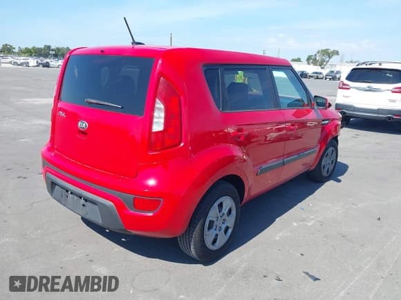 ✅ 2013 Kia Soul • VIN: KNDJT2A55D7593143 • Lot: 43486128. Wystawiony na IAAI z przebiegiem 128 286 mil. Bezpłatny archiwum sprzedaży aukcyjnych z USA i szczegółowy raport historii pojazdu na DreamBid. Zdjęcie 4.