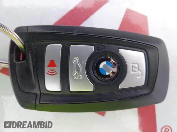 ✅ 2013 BMW 5 Series 528i xDrive • VIN: WBAXH5C50DDW12836 • Lot: 43727872. Listed on IAAI with 153,511 mi. Free auction sales archive from the USA and detailed vehicle history report at DreamBid. Image 11.