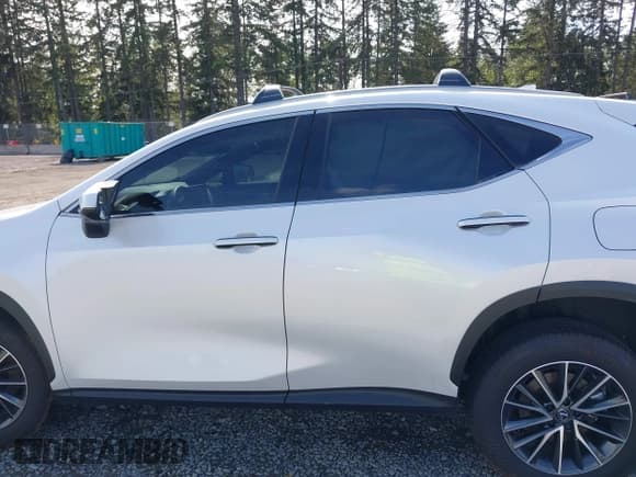 ✅ 2025 Lexus NX 350h Premium • VIN: JTJGKCEZ0S5029339 • Lot: 42321524. Wystawiony na IAAI z przebiegiem 2 655 mil. Bezpłatny archiwum sprzedaży aukcyjnych z USA i szczegółowy raport historii pojazdu na DreamBid. Zdjęcie 15.