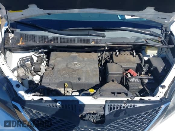 ✅ 2015 Toyota Sienna SE • VIN: 5TDXK3DC4FS658148 • Lot: 41601341. Listed on IAAI with 110,329 mi. Free auction sales archive from the USA and detailed vehicle history report at DreamBid. Image 10.