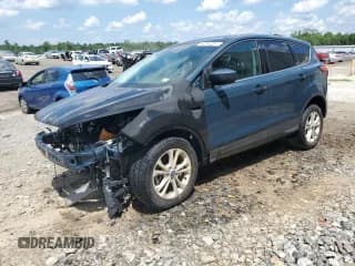 ✅ 2019 Ford Escape SE • VIN: 1FMCU9GD6KUA12949 • Lot: 84206345. Wystawiony na Copart z przebiegiem 19 723 mil. Bezpłatny archiwum sprzedaży aukcyjnych z USA i szczegółowy raport historii pojazdu na DreamBid. Zdjęcie 1.