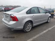 ✅ 2008 Volvo S40 R-Design • VIN: YV1MS672982350484 • Lot: 43770886. Listed on IAAI with 172,524 mi. Free auction sales archive from the USA and detailed vehicle history report at DreamBid. Image 4.