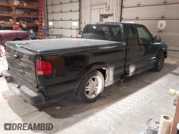 ✅ 2002 Chevrolet S-10 LS • VIN: 1GCCS19W628260671 • Лот: 41555365. Опубликован ранее на IAAI с пробегом 160 464 миль. Бесплатный доступ к архиву аукционных продаж из США и подробный отчёт об истории автомобиля на DreamBid. Изображение 4.