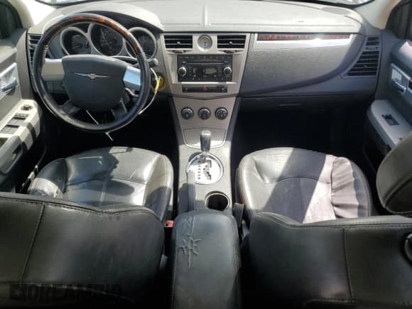 ✅ 2010 Chrysler Sebring Limited • VIN: 1C3CC5FB5AN136501 • Лот: 71092355. Опубликован ранее на Copart с пробегом 208 153 миль. Бесплатный доступ к архиву аукционных продаж из США и подробный отчёт об истории автомобиля на DreamBid. Изображение 8.