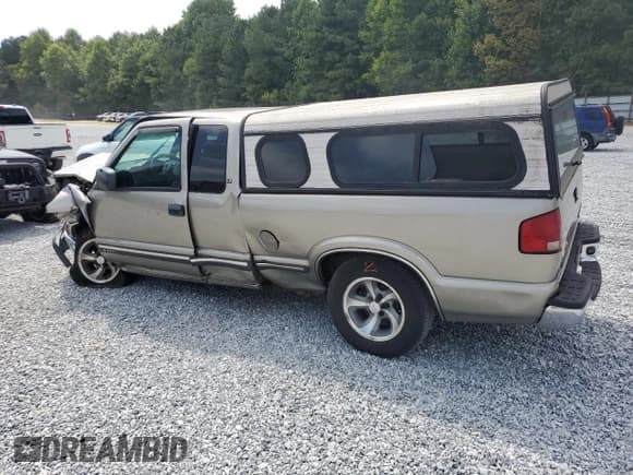 ✅ 2000 Chevrolet S-10 LS • VIN: 1GCCS19W7Y8296104 • Лот: 68225064. Опубликован ранее на Copart с пробегом Не указан. Бесплатный доступ к архиву аукционных продаж из США и подробный отчёт об истории автомобиля на DreamBid. Изображение 2.