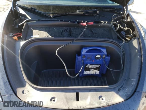 ✅ 2024 Tesla Model Y Long Range • VIN: 7SAYGAEE8RF074213 • Lot: 50637445. Listed on Copart with 25,722 mi. Free auction sales archive from the USA and detailed vehicle history report at DreamBid. Image 11.