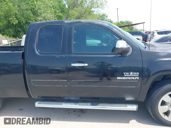✅ 2011 GMC Sierra 1500 SLE • VIN: 1GTR1VE03BZ381366 • Lot: 42025871. Wystawiony na IAAI z przebiegiem 91 606 mil. Bezpłatny archiwum sprzedaży aukcyjnych z USA i szczegółowy raport historii pojazdu na DreamBid. Zdjęcie 13.
