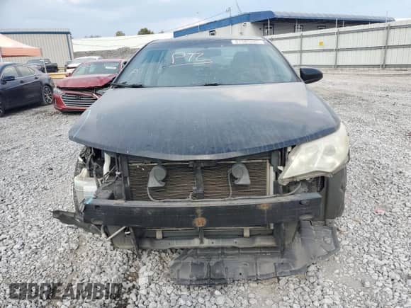 2013 Toyota Camry L z VIN 4T4BF1FK1DR305464, wystawiony jako Copart lot #81585885 z przebiegiem 229 471 mil mil oraz Szkoda całkowita • Salvage title. Historia ofert i sprzedaży dostępna na DreamBid. Obrazek 5.