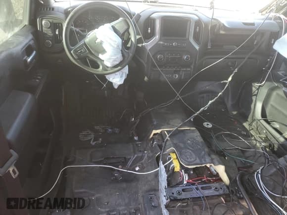 ✅ 2021 Chevrolet Silverado 1500 Work Truck • VIN: 1GCUYAEF0MZ158563 • Lot: 82125294. Wystawiony na Copart z przebiegiem 54 103 mil. Bezpłatny archiwum sprzedaży aukcyjnych z USA i szczegółowy raport historii pojazdu na DreamBid. Zdjęcie 8.