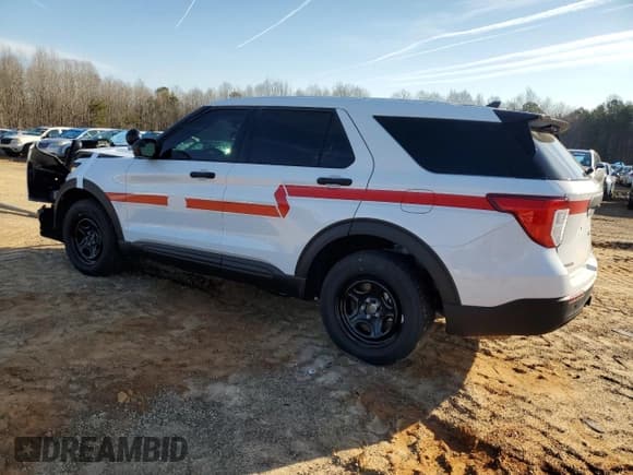✅ 2024 Ford Police Interceptor Utility • VIN: 1FM5K8AB5RGA23076 • Lot: 43662505. Wystawiony na Copart z przebiegiem 2 578 mil. Bezpłatny archiwum sprzedaży aukcyjnych z USA i szczegółowy raport historii pojazdu na DreamBid. Zdjęcie 2.