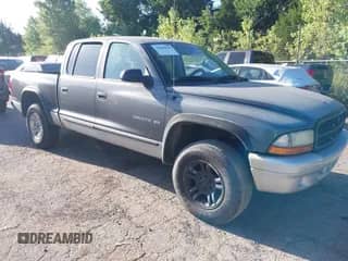 2002 Dodge Dakota с VIN 1B7HG48XX2S546383, выставлен на аукционе IAAI как лот 42860090 с пробегом 179 094 миль миль и . История ставок и продаж доступна на DreamBid. Изображение 1.
